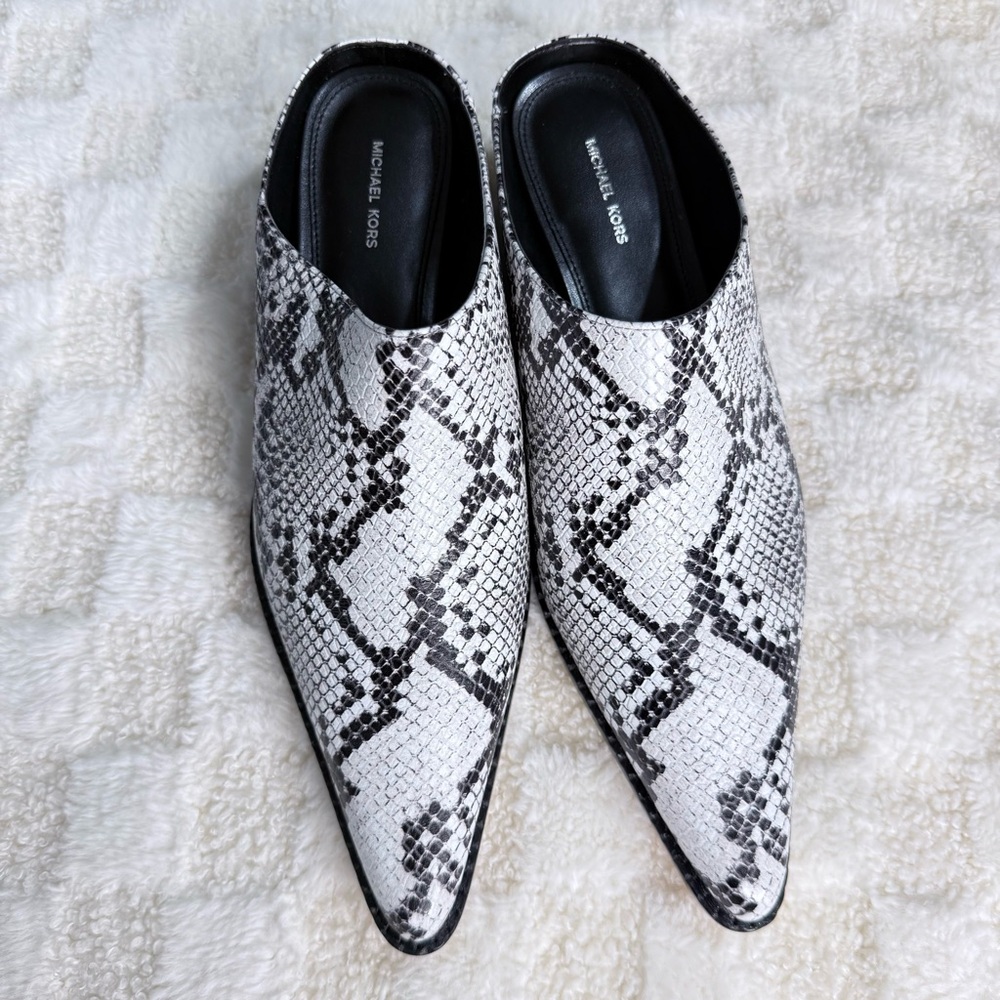 MICHAEL MICHAEL KORS New NWT
Nash Snake Embossed Leather Mule